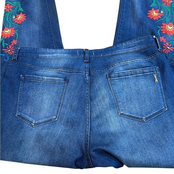 Vintage America Blues Bestie Jeans Size 12 R 31 Embellished Embroidered Flowers - Picture 7 of 12
